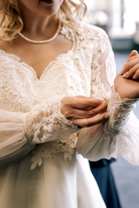vintage lace sleeves on a wedding dress