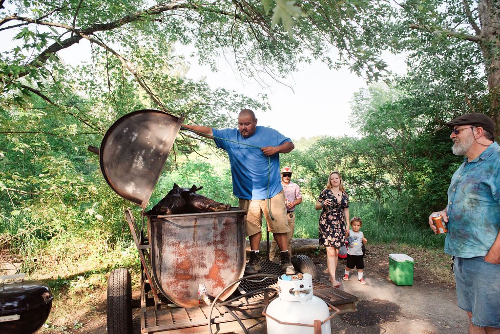 a whole pig roast for the wedding